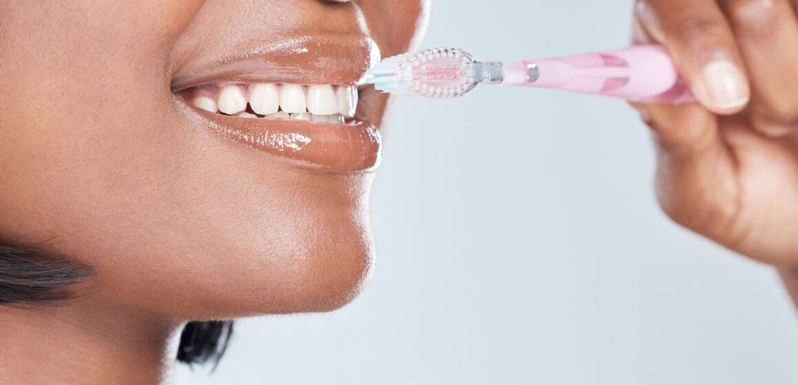 Ano novo, sorriso saudável: guia prático com 3 dicas para cuidar da saúde bucal