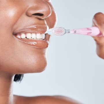 Ano novo, sorriso saudável: guia prático com 3 dicas para cuidar da saúde bucal