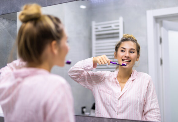 Mitos e verdades sobre escovação dos dentes