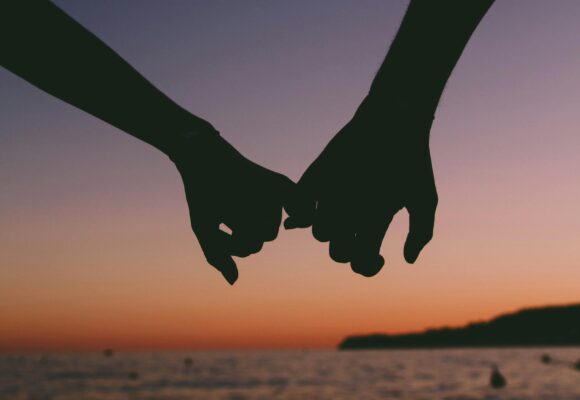 Por que você quer um romance? Estudo revela 5 motivações para se buscar o amor; saiba qual a sua